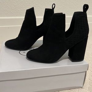 Steve Madden nomad black suede booties